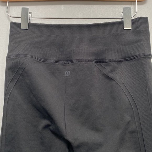 Lululemon Stretchy Leggings Size 6 - Picture 4 of 5